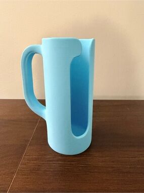 Aqua Blue Skinny Can Sipper with Ergonomic Handle